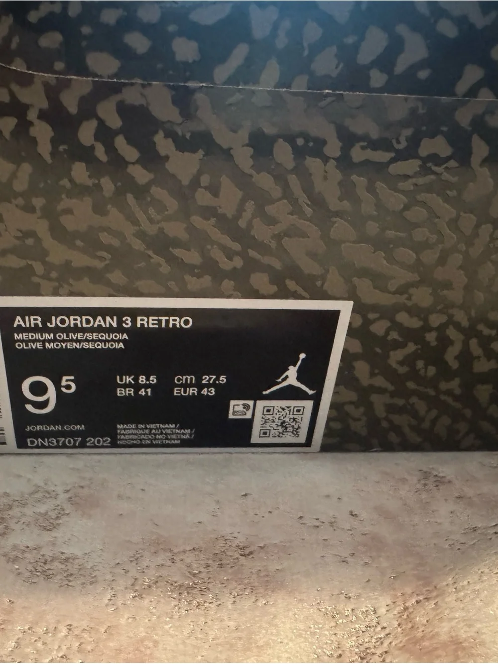 Air Jordan 3 Retro Shoe Box
